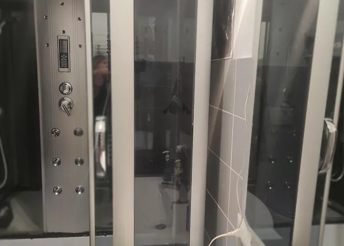 Pineta Sacchetti Alloggio in famiglia *