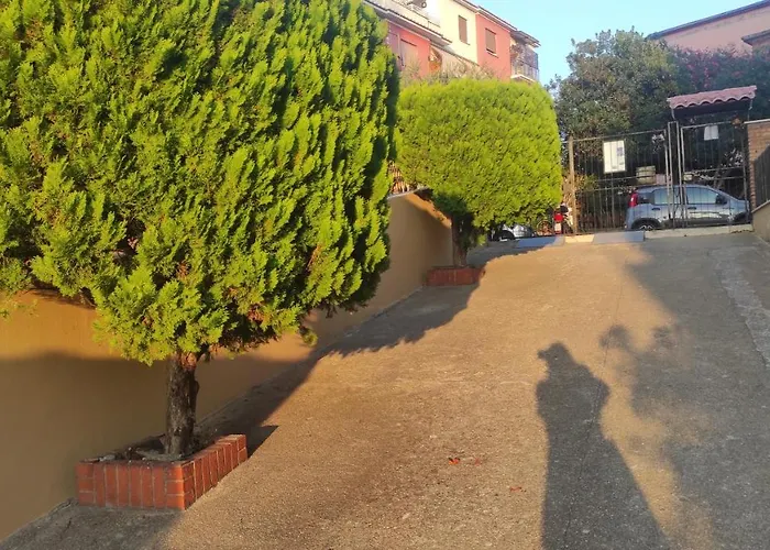 Pineta Sacchetti ホームステイ *